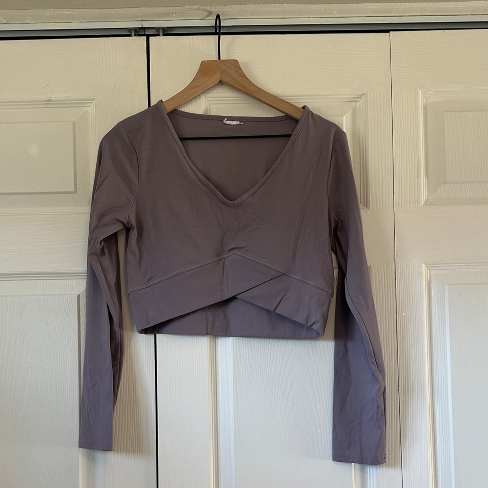 GymShark Long-Sleeve V-Neck Cropped Top in Dusty Mauve